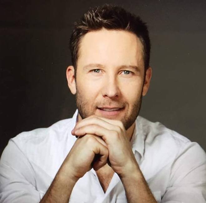 Michael Rosenbaum Biography, Age, Height, Weight, Wife, Family, Career, and More